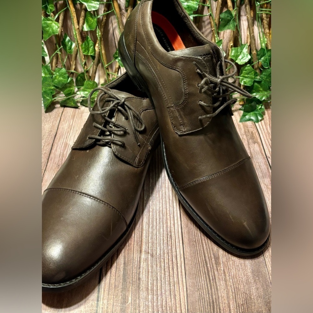 Rockport in rich chocolate brown real Leather Oxford light dress Shoes for Men